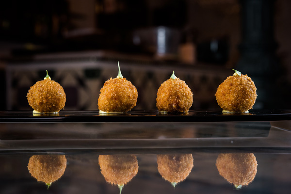 Croquetas caseras en Vinnela, restaurante de tapas en Castellón